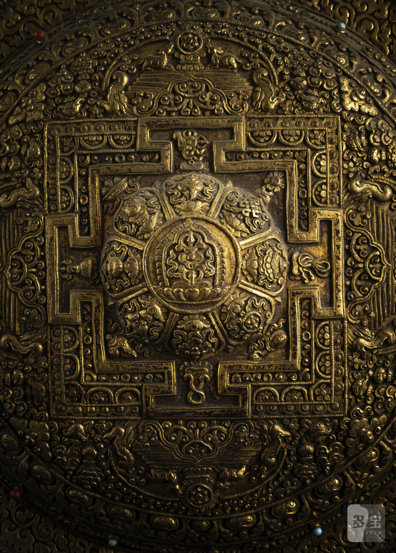 A PARCEL GILT-COPPER MANDALA - 图2